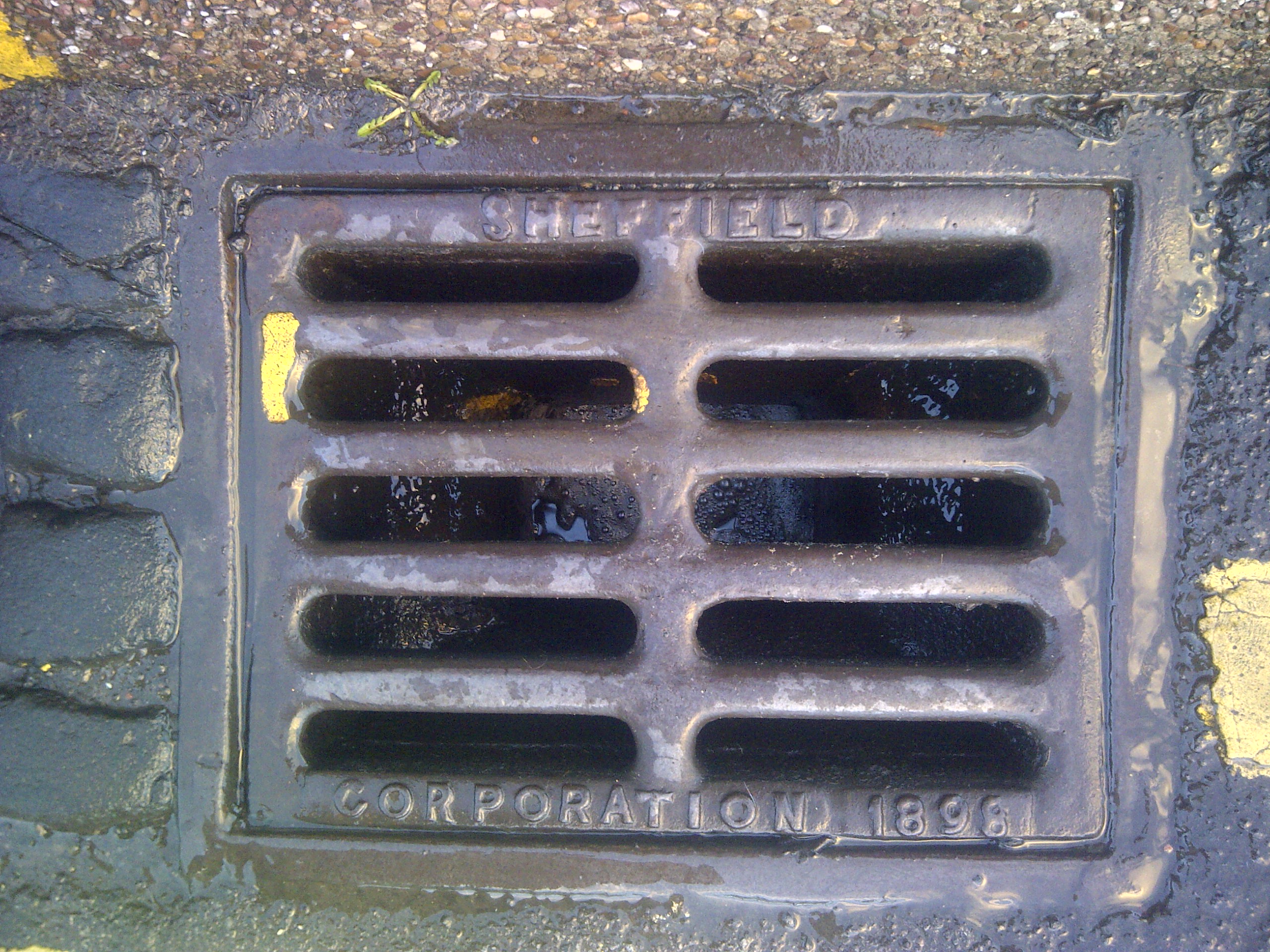 Sheffield Corporation 1898 drain at Commonside.